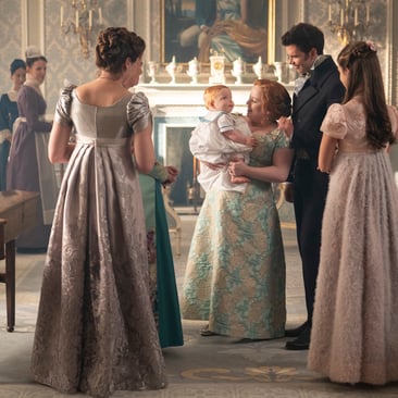 Bridgerton. (L to R) Sophie Lamont as Celia, Ruth Gemmell as Lady Violet Bridgerton, Polly Walker as Lady Featherington, Nicola Coughlan as Penelope Featherington, Luke Thompson as Benedict Bridgerton, Florence Hunt as Hyacinth Bridgerton in episode 401 of Bridgerton. Cr. Liam Daniel/Netflix © 2025