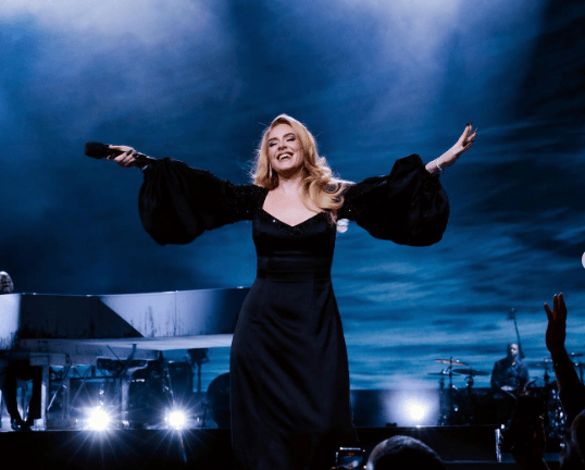 Adele: "Purtroppo devo prendermi una pausa”