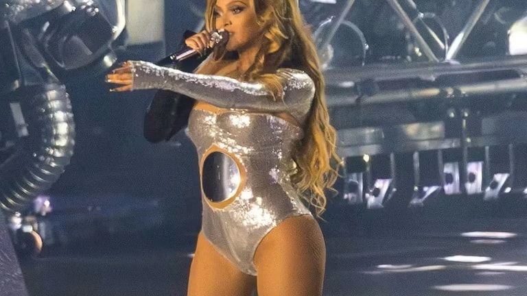 Beyoncé e annuncia la track list del suo nuovo album country