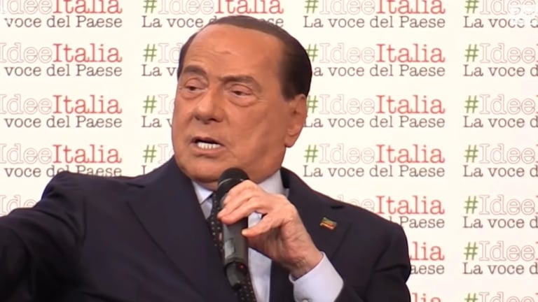 Berlusconi, spunta il testamento “colombiano”: diffidati gli eredi
