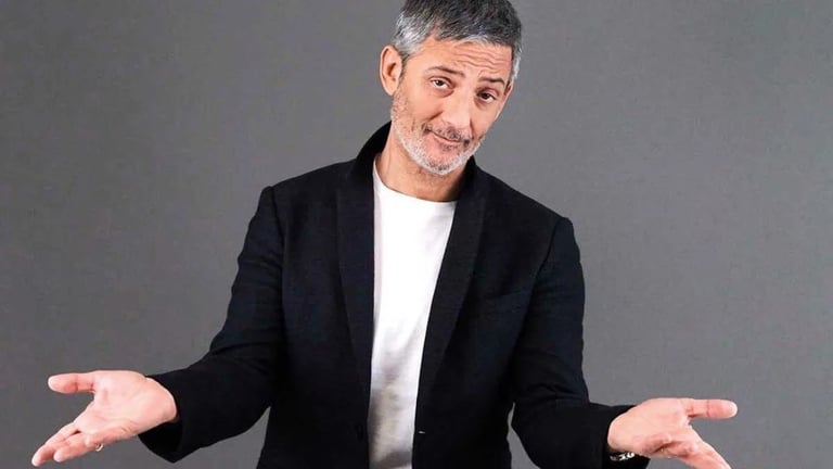 Fiorello fa la parodia di Unica di Ilary Blasi