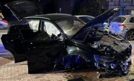 Incidente per Mario Balotelli, auto distrutta
