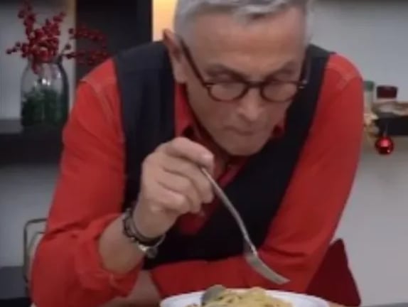 Bruno Barbieri e gli spaghetti alle vongole con il burro