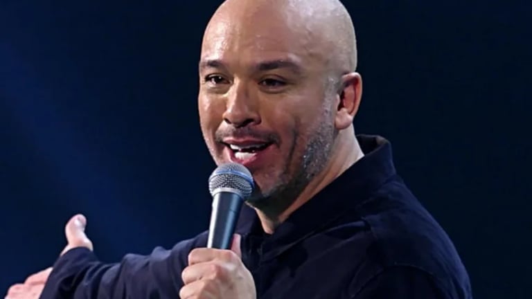 Jo Koy condurrà i Golden Globes 2024