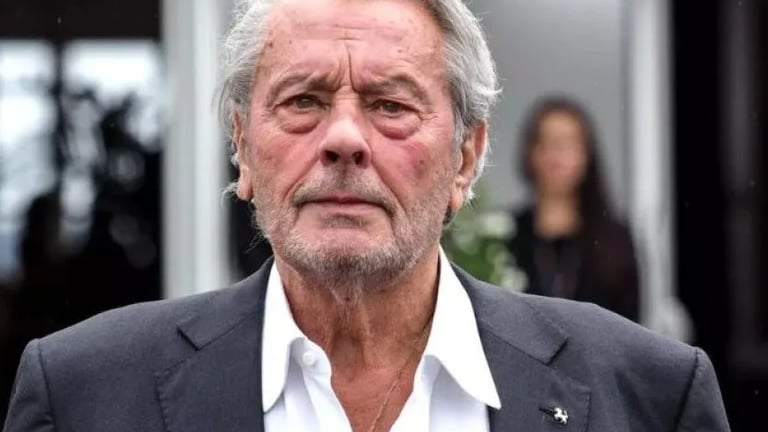 Alain Delon: in casa 72 armi e oltre 3 mila munizioni