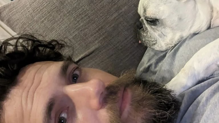 Henry Cavill ricorda il suo cane Meat