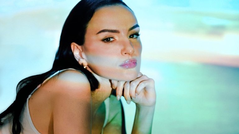 ARISA_© Silvia Violante Rouge