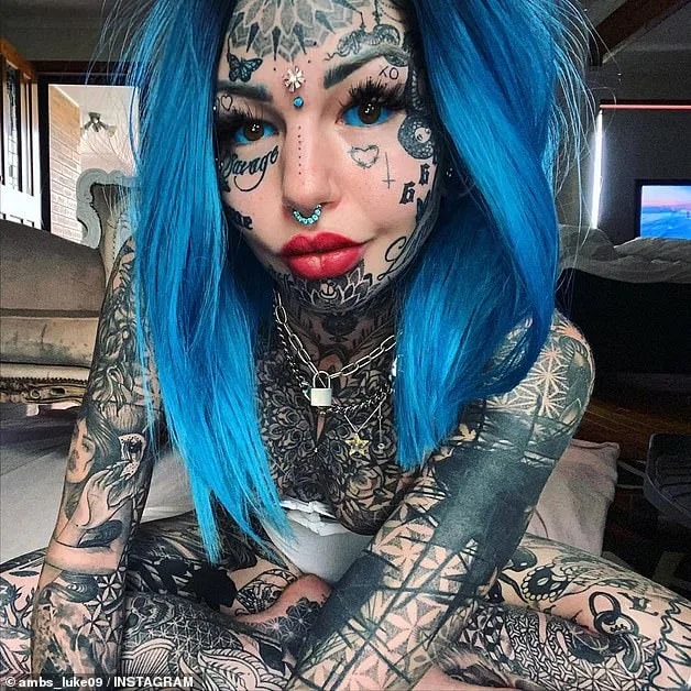 Amber Luke, la donna più tatuata d’Australia