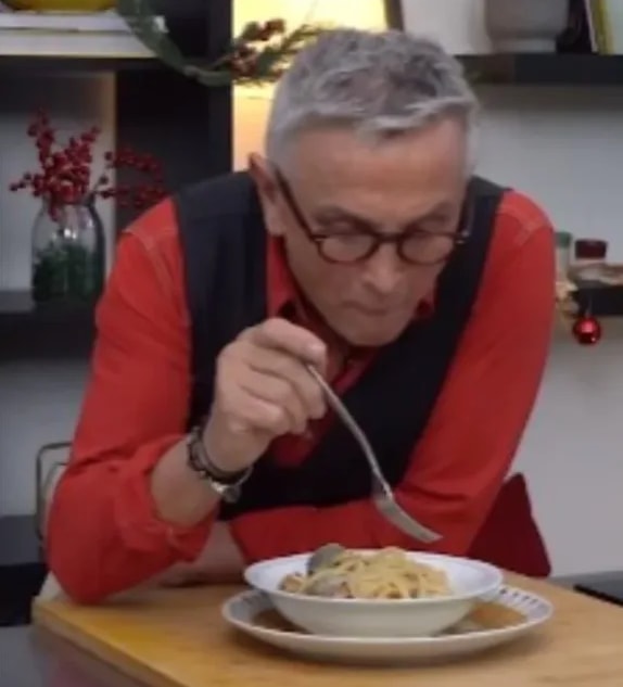 Bruno Barbieri e gli spaghetti alle vongole con il burro