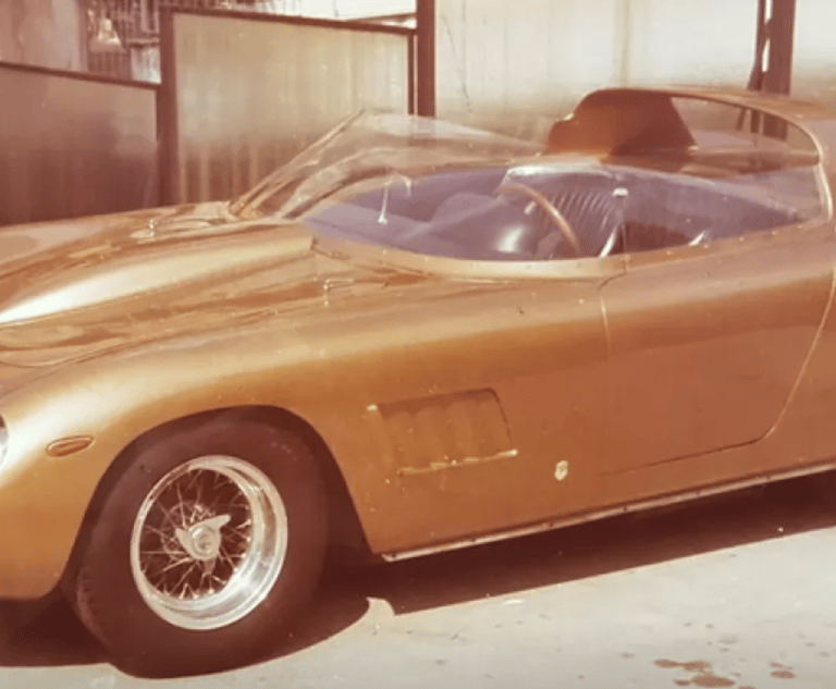 Ritrovata la Ferrari color oro, protagonista di un film di Fellini
