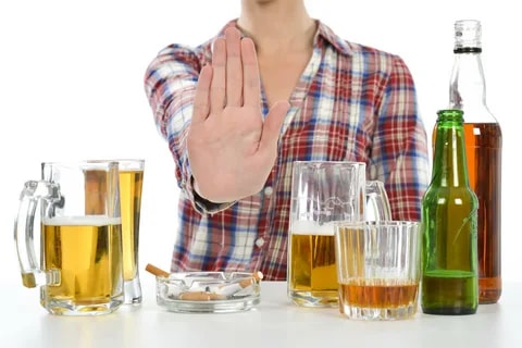 Gen Z e Hangxiety: perché i nuovi giovani consumano meno alcolici