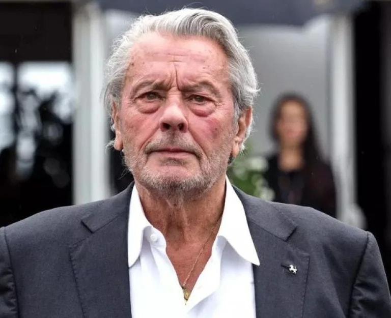 Alain Delon: in casa 72 armi e oltre 3 mila munizioni