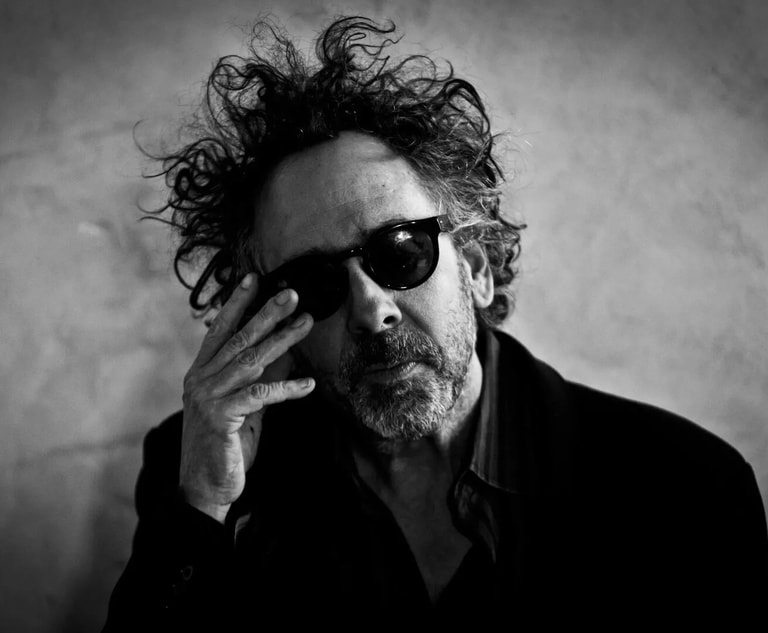 Tim Burton dirigerà il remake di Attack of the 50 Foot Woman