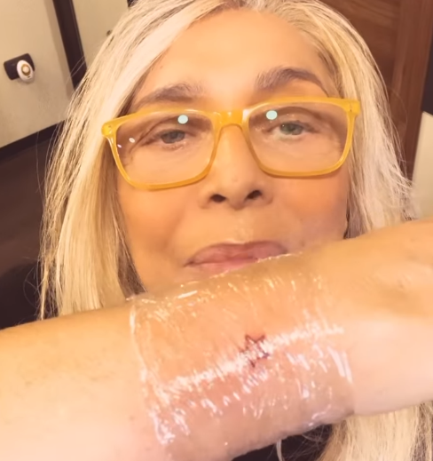 Mara Venier: primo tatuaggio a 73 anni.