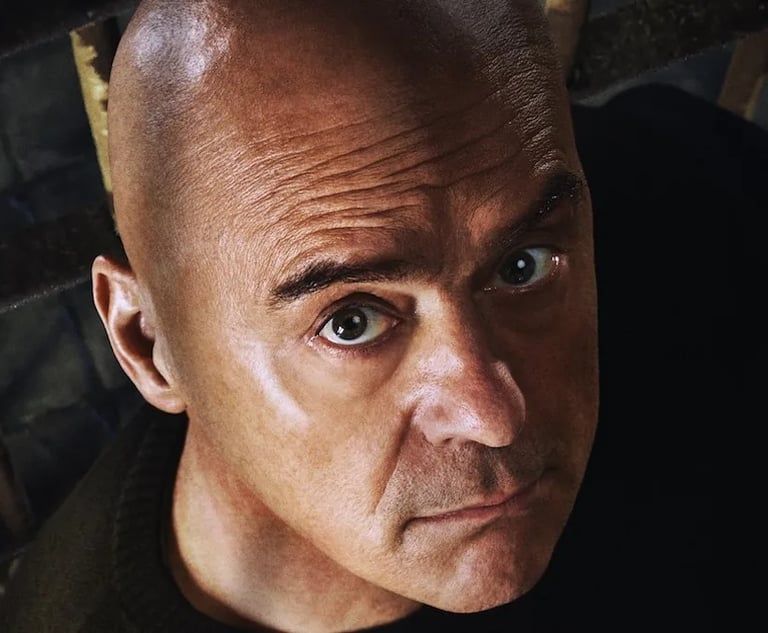 Luca Zingaretti torna nella nuova stagione de “Il re”