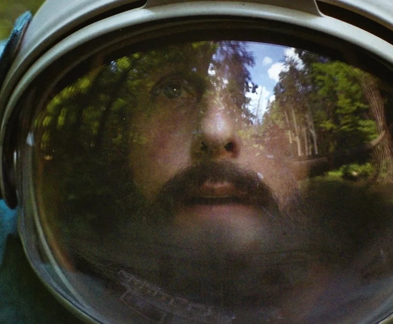 "Spaceman", il film sci-fi con Adam Sandler