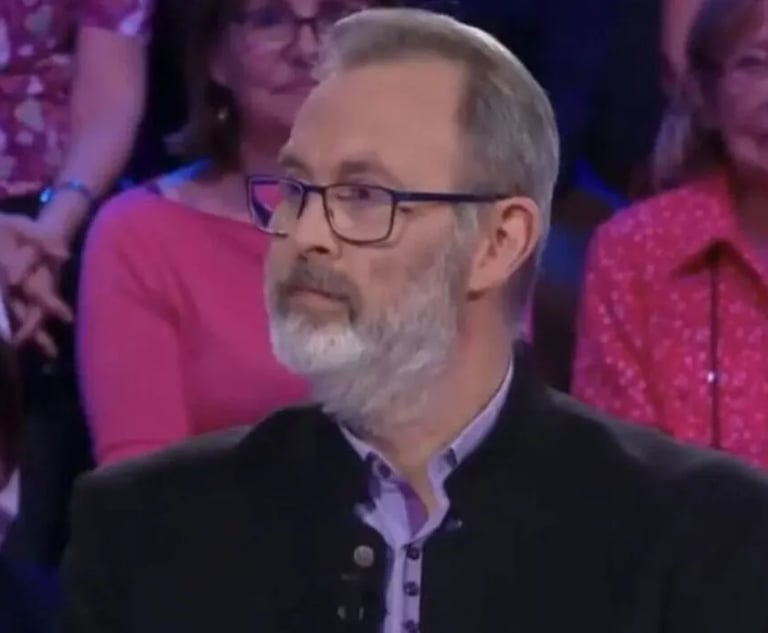 Il serial killer Vérove partecipa a un quiz TV in Francia.