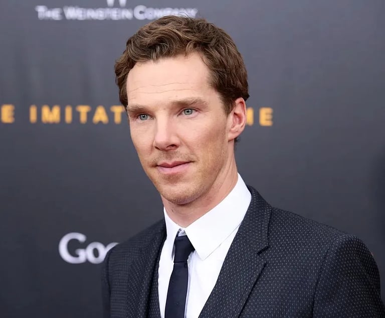 Benedict Cumberbatch e Olivia Colman  in “La guerra dei Roses”