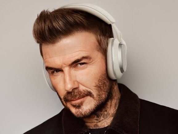 David Beckham lancia la sua collezione moda