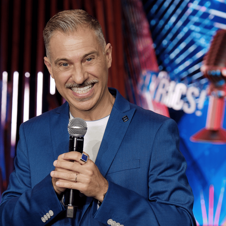 Gabriele Corsi torna con “Don’t Forget the Lyrics – Stai sul pezzo”